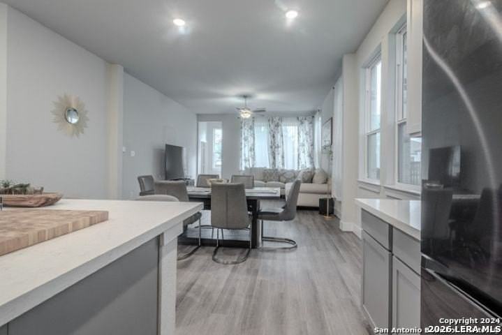 12518 Yellowstone Pt - Photo 2 of 8