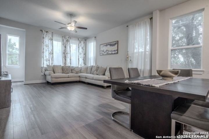 12518 Yellowstone Pt - Photo 3 of 8