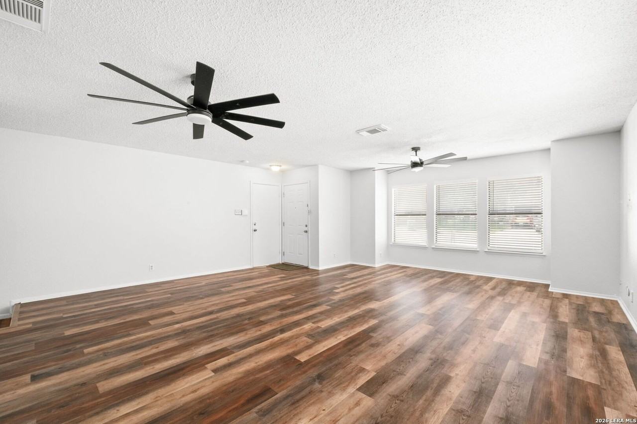 9546 Wicklow Dr - Photo 6 of 28