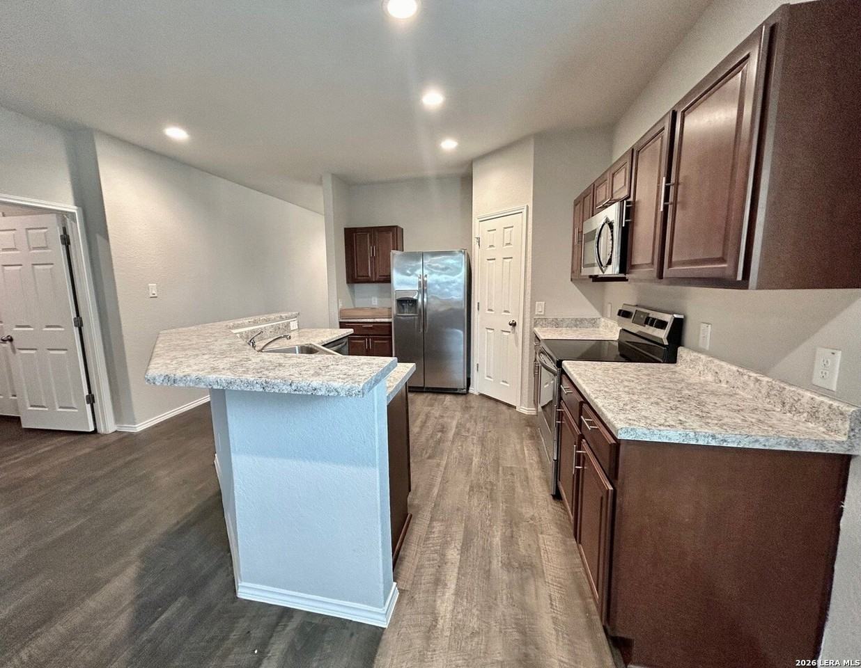 7122 Mesa Clfs - Photo 3 of 25