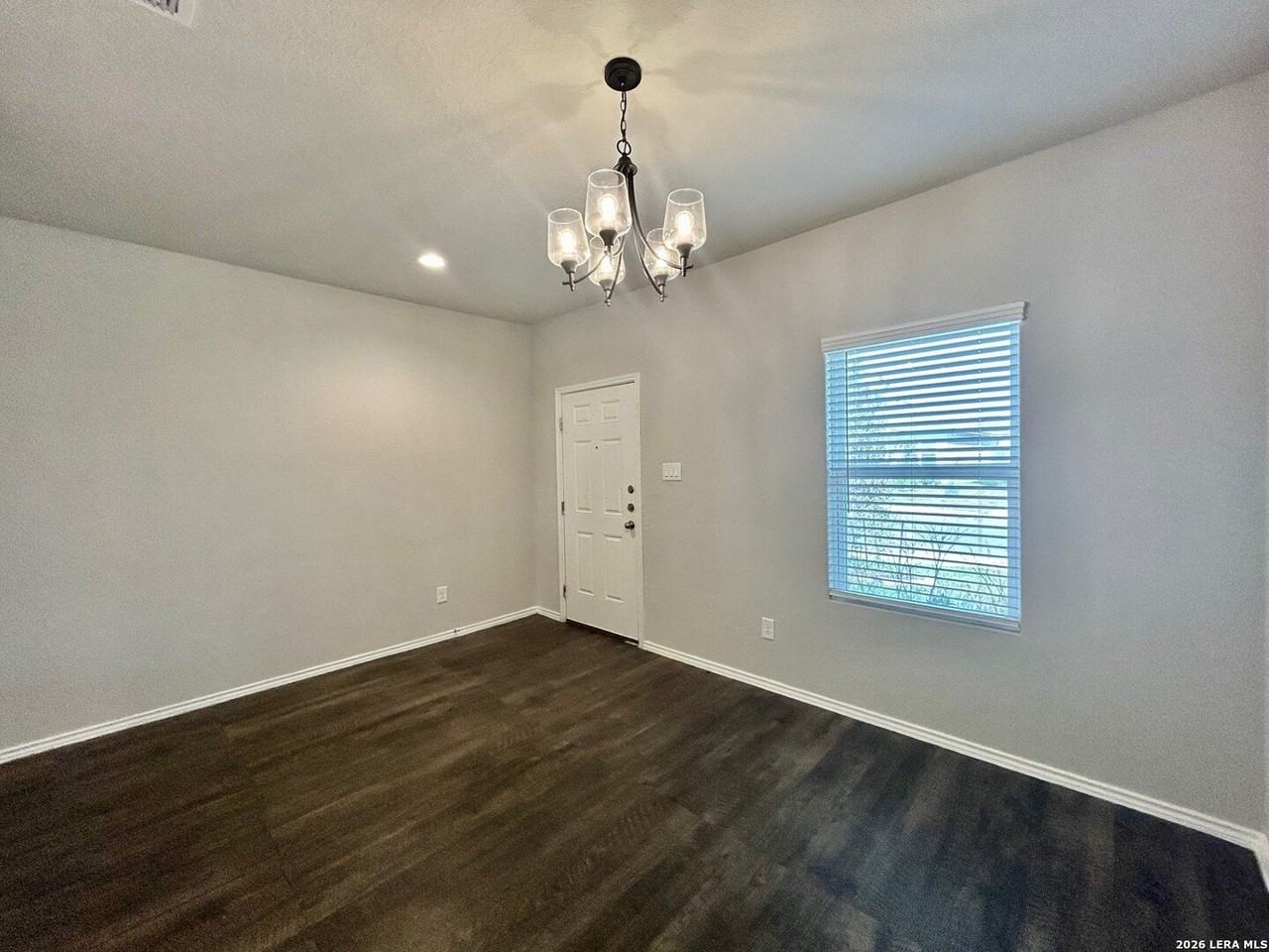 7122 Mesa Clfs - Photo 4 of 25