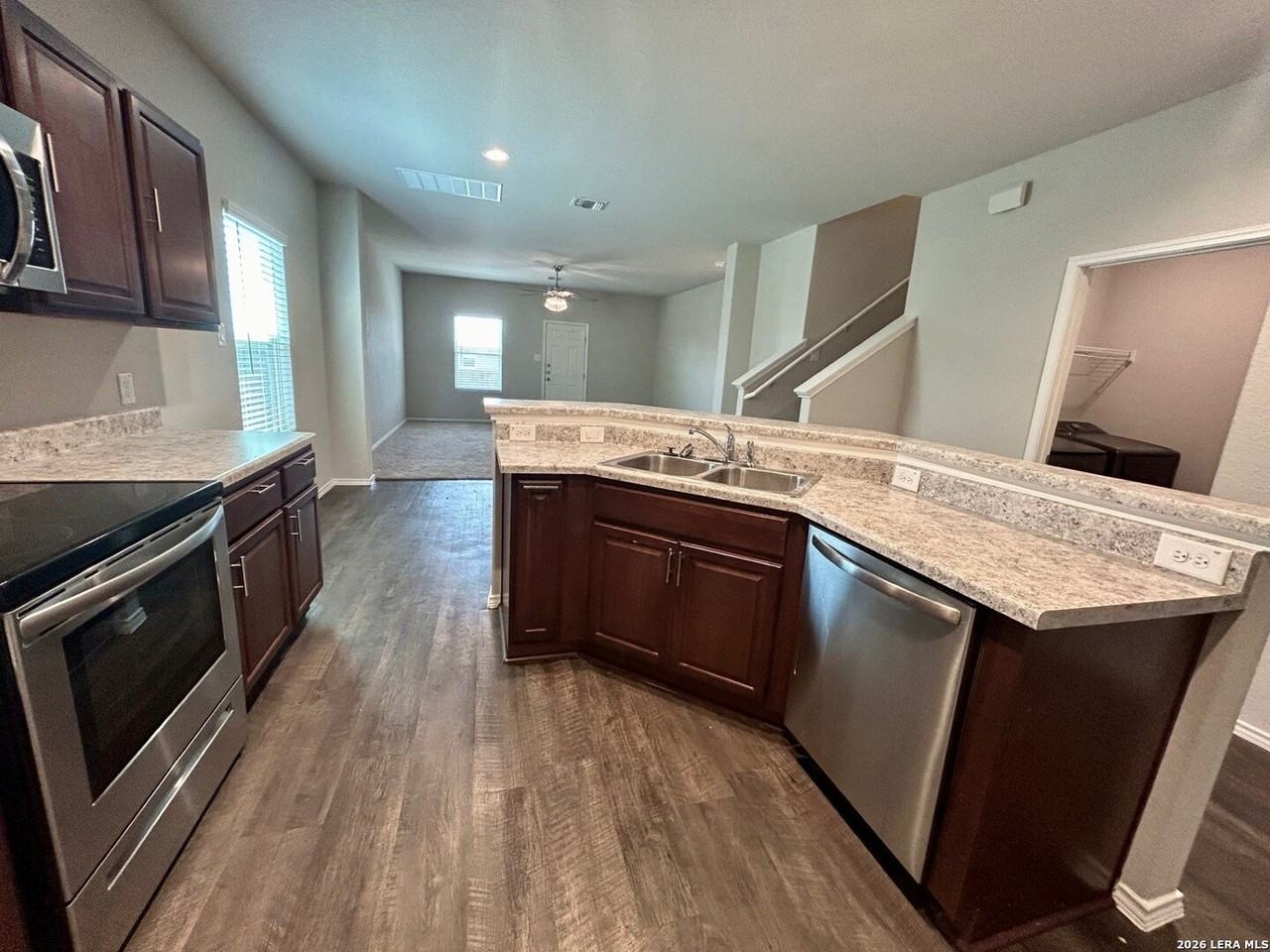 7122 Mesa Clfs - Photo 5 of 25