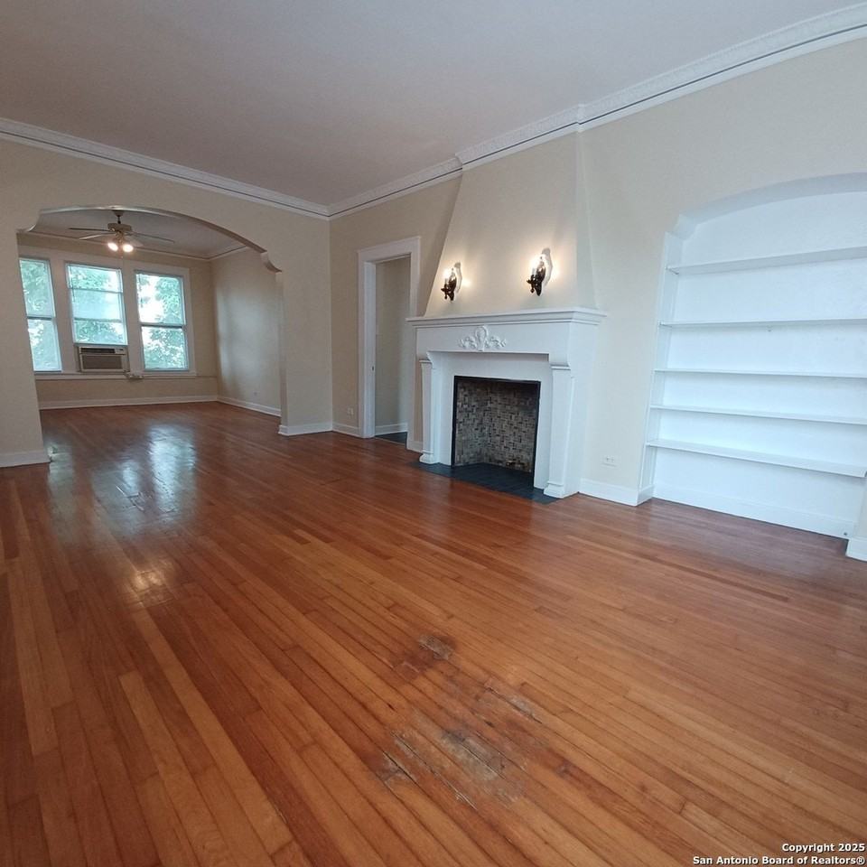 215 W Magnolia Ave Apt C - Photo 3 of 12