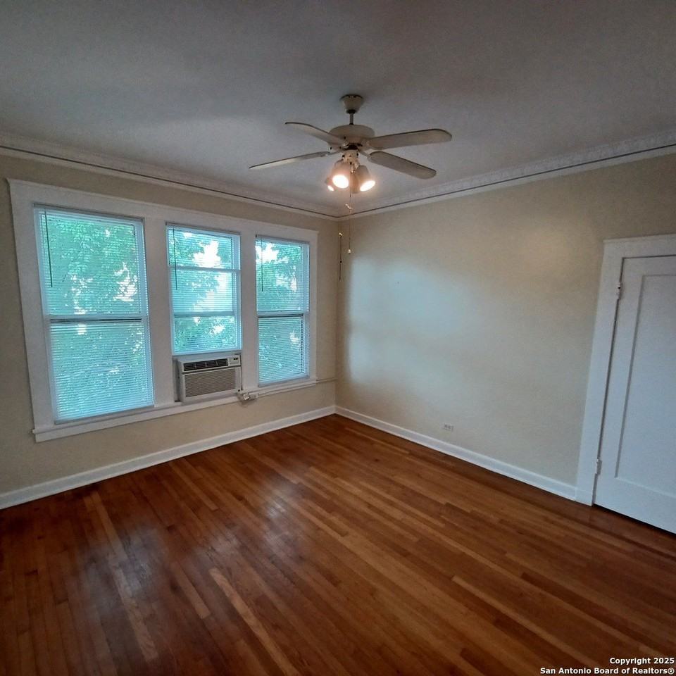 215 W Magnolia Ave Apt C - Photo 5 of 12