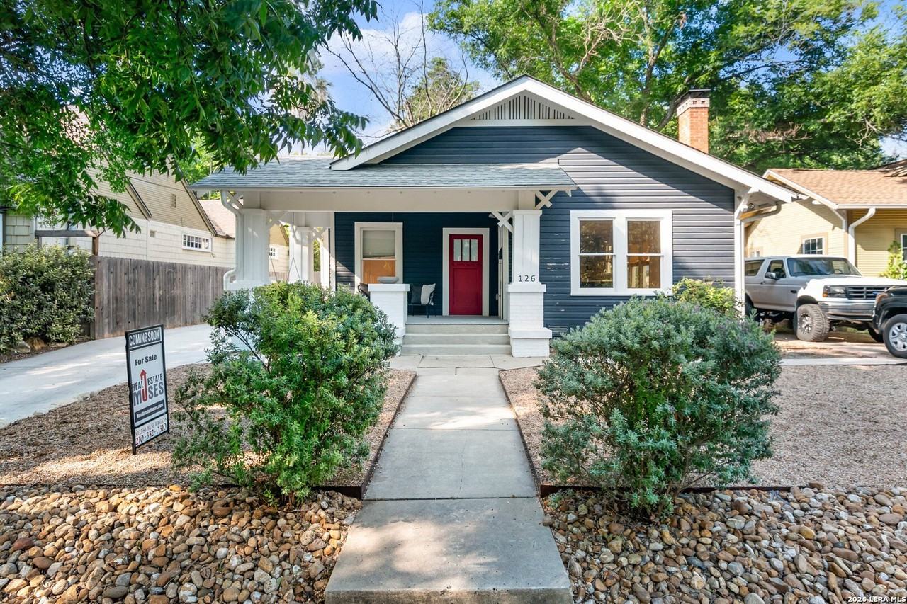 126 Armour Pl - Photo 2 of 28