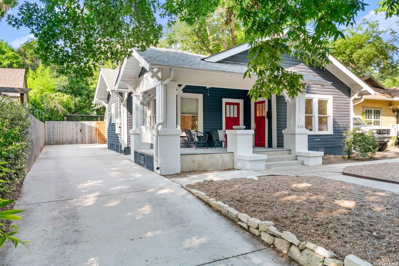 126 Armour Pl - Photo 3 of 28