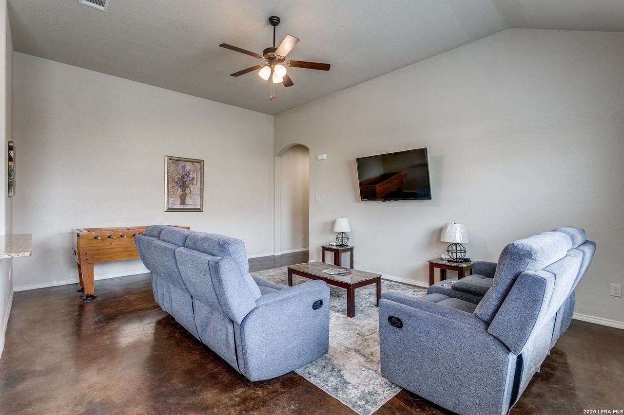 319 Emma Dr - Photo 3 of 12