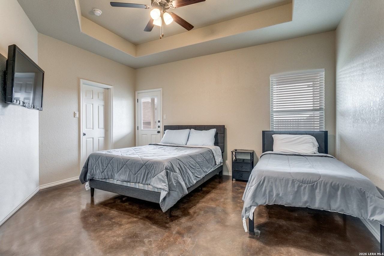 319 Emma Dr - Photo 7 of 12