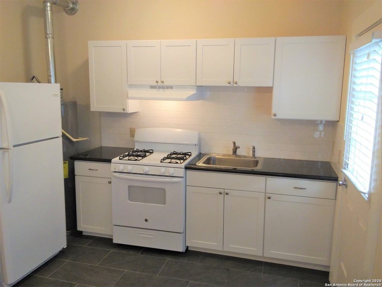 133 W Magnolia Ave Apt 6 - Photo 2 of 14