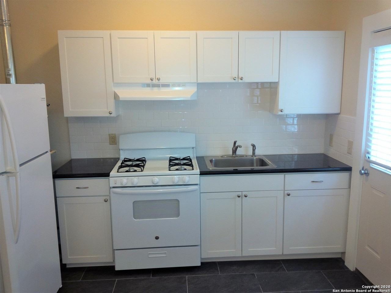 133 W Magnolia Ave Apt 6 - Photo 4 of 14