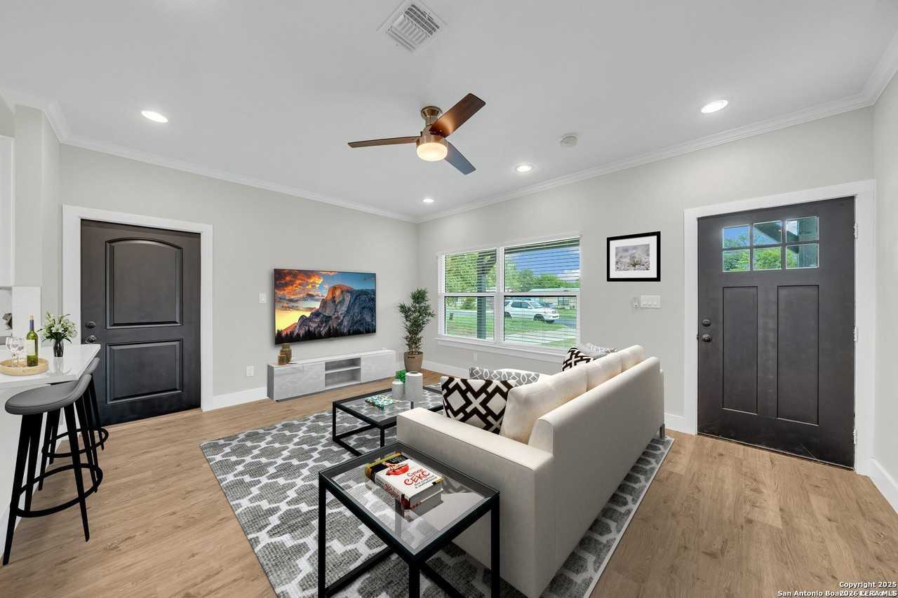 4130 Moana Dr - Photo 5 of 22