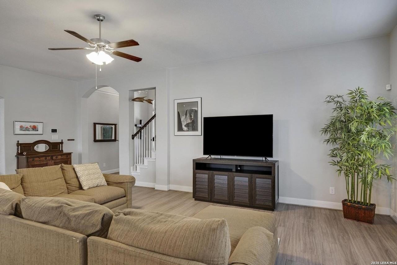 111 Telford Way - Photo 5 of 41