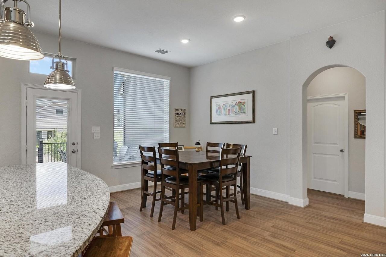 111 Telford Way - Photo 7 of 41