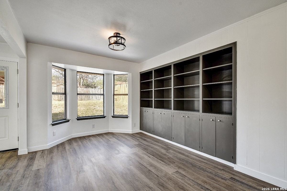 6707 Desilu Dr - Photo 5 of 20