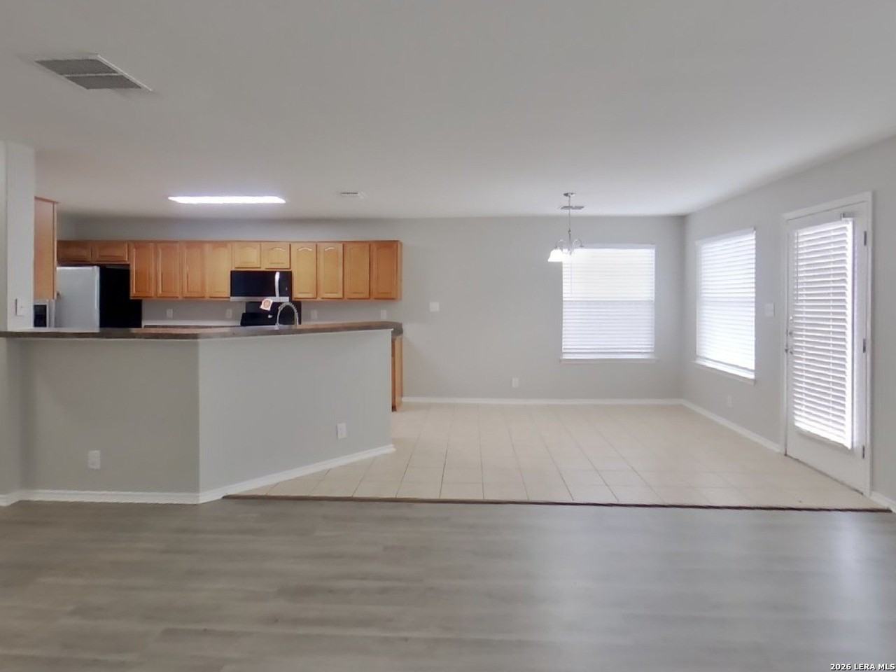 517 Zapata Cir - Photo 5 of 24