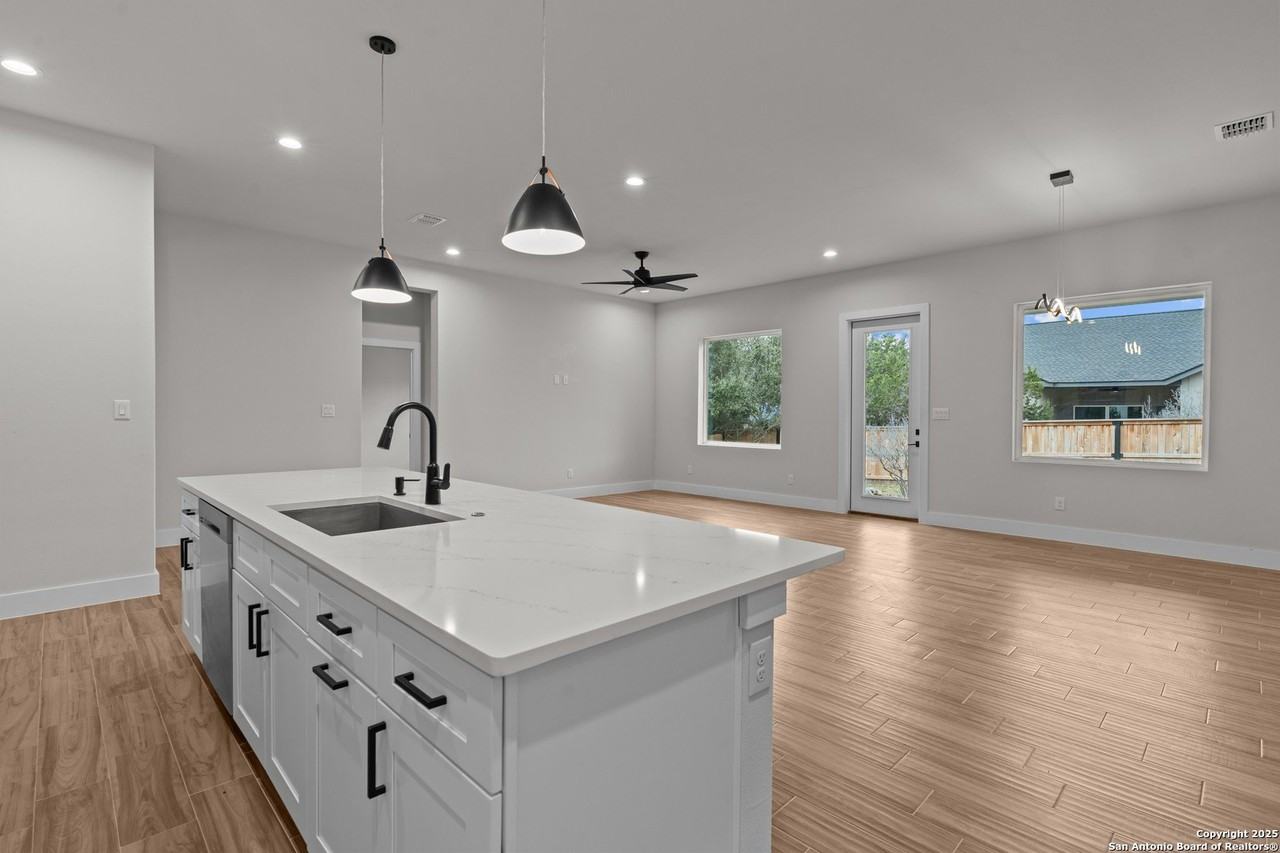 103 Robert Sloan - Photo 6 of 10