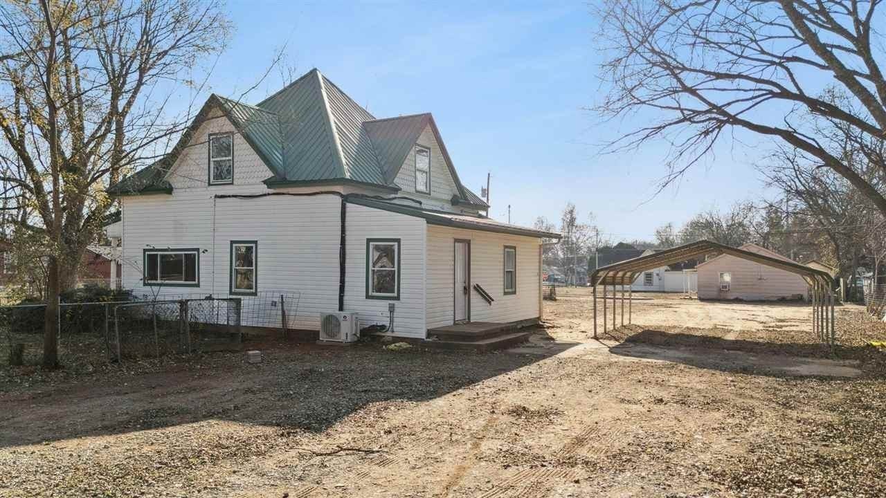 1304 S Husband St - Photo 2 of 29