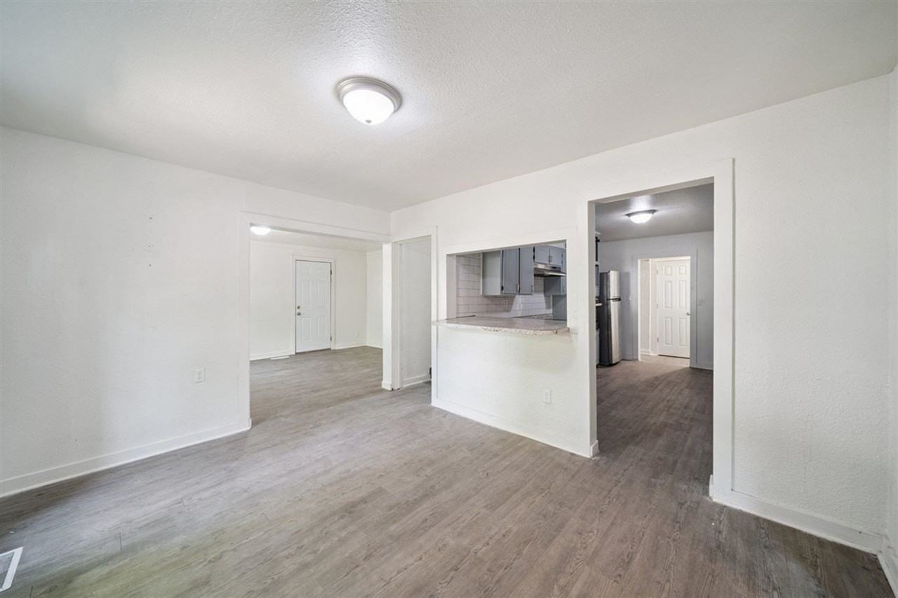 1304 S Husband St - Photo 4 of 29