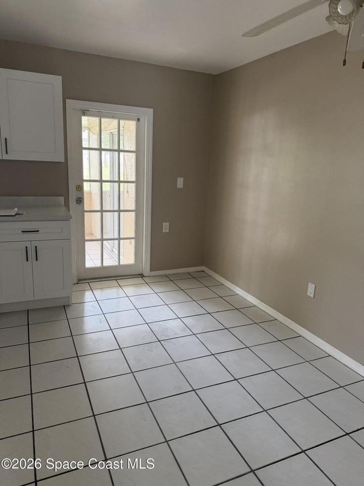 1337 Helvenston St Nw - Photo 7 of 18