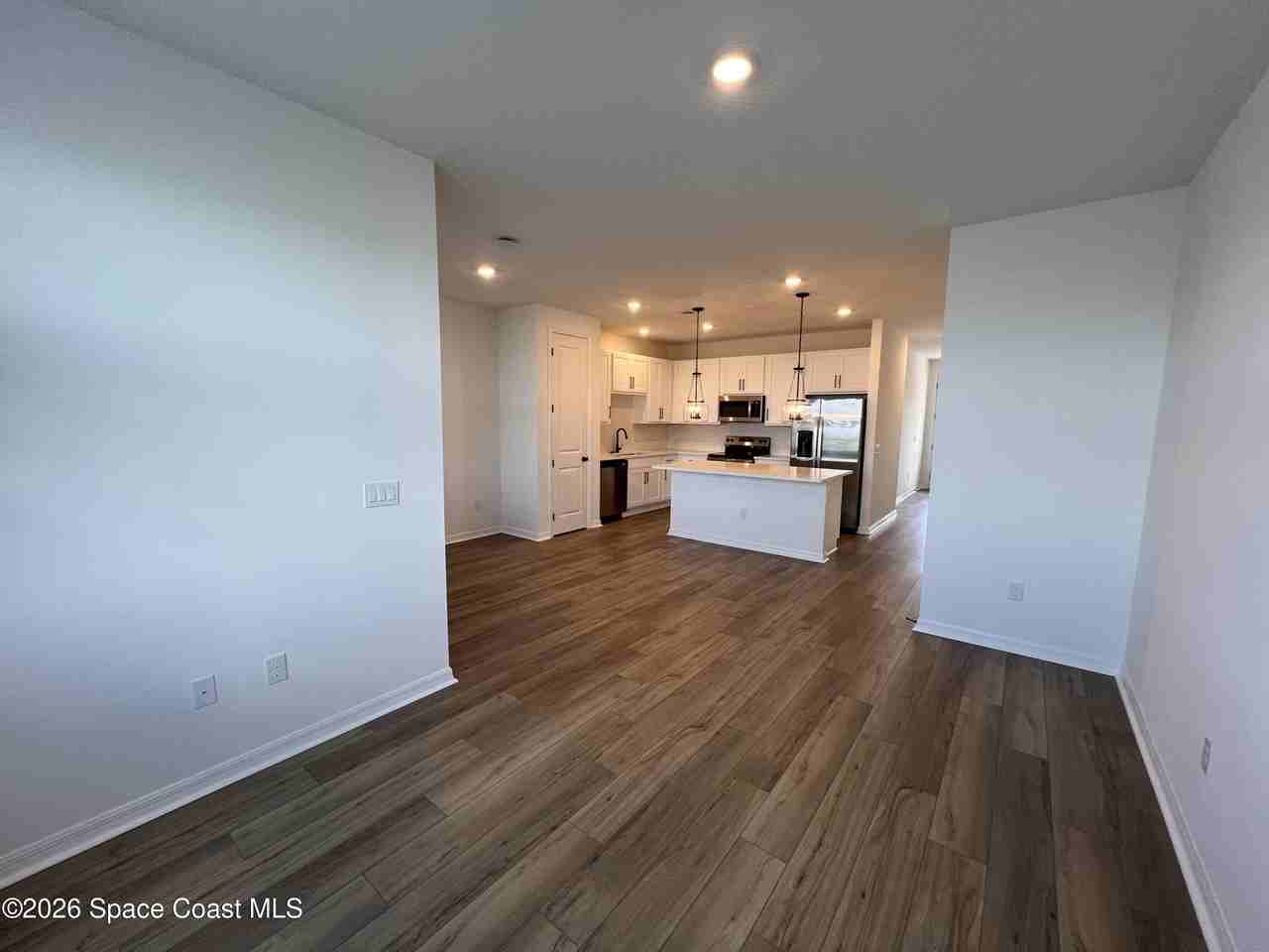 1258 Bluewater Ln - Photo 7 of 32