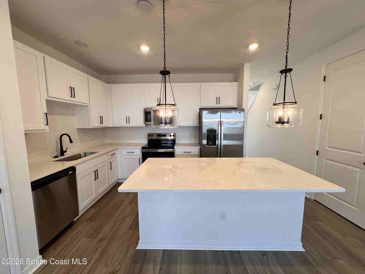 1258 Bluewater Ln - Photo 5 of 32