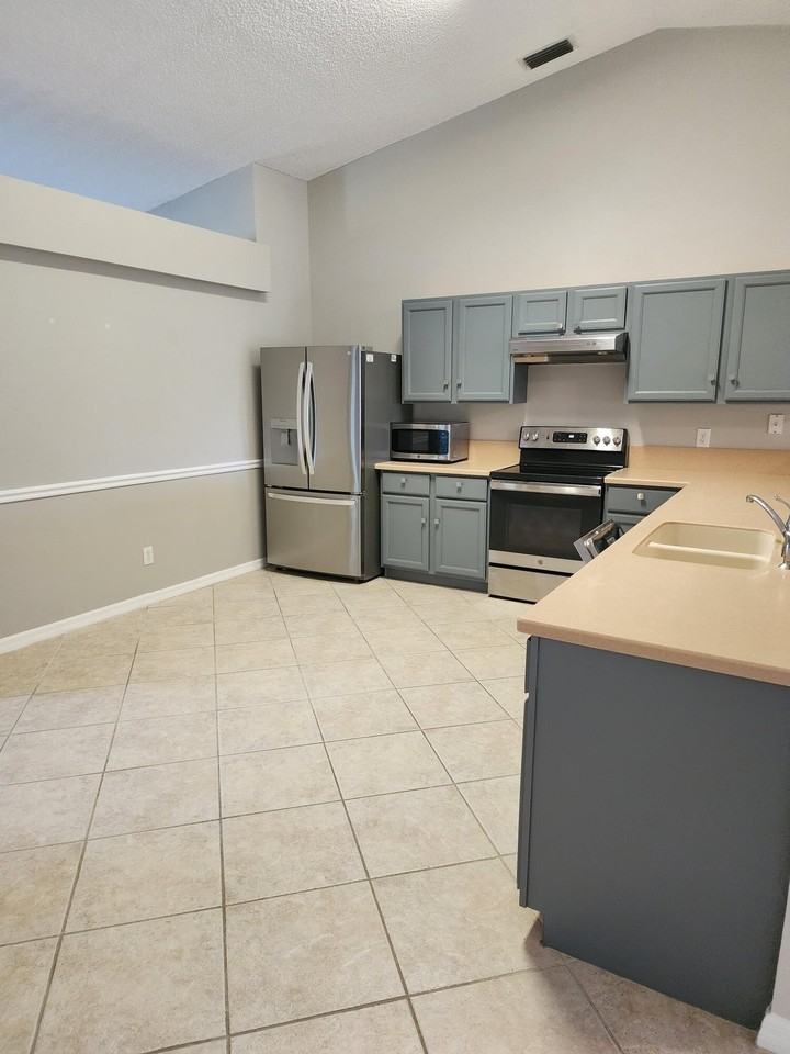 1415 Hill Ave - Photo 7 of 25