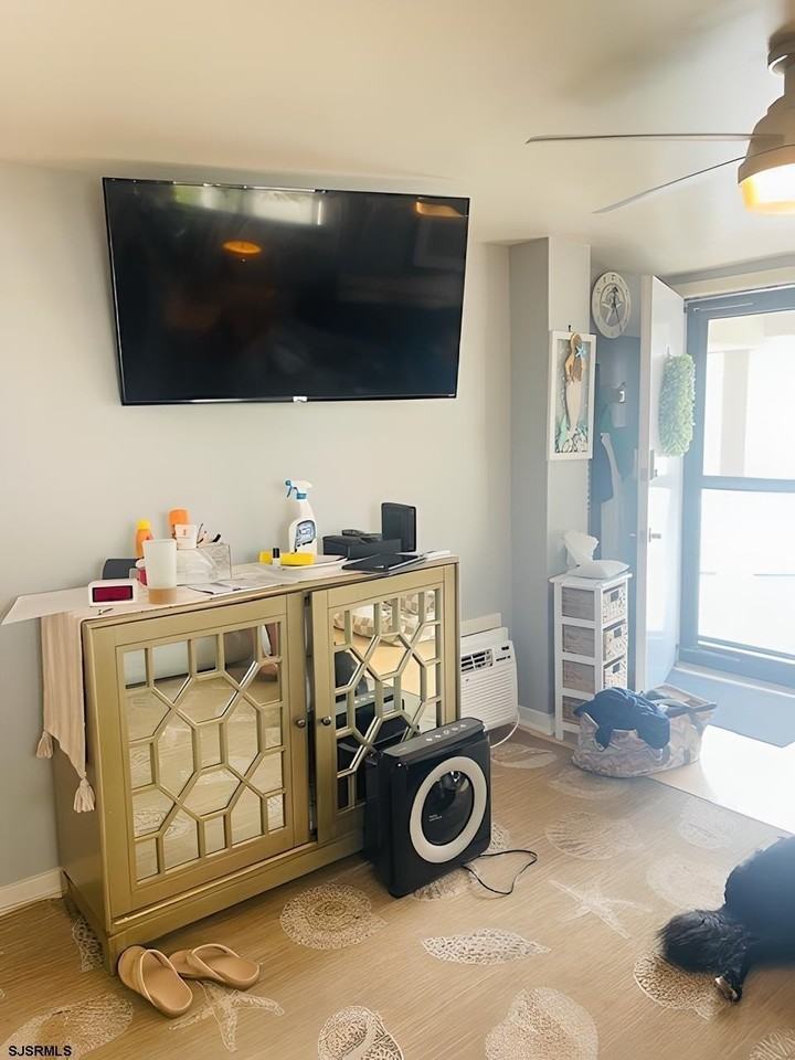 9401 Pacific Ave - Photo 3 of 10