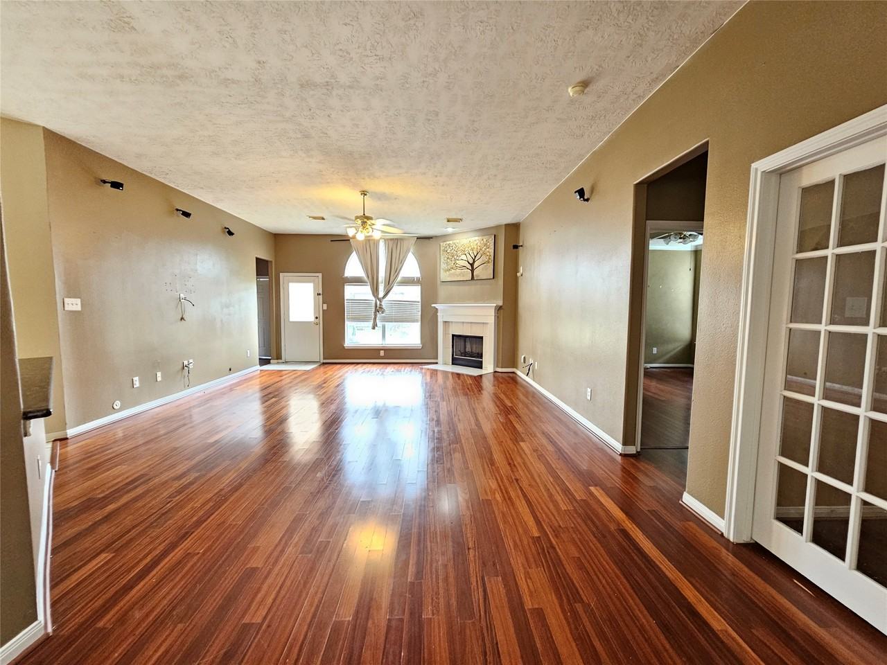 7714 Chateau Point Ln - Photo 3 of 15