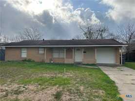 3007 E Mistletoe Ave - Photo 1 of 1