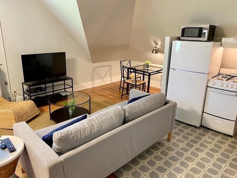 96 Rhode Island Ave Apt 6 - Photo 3 of 19