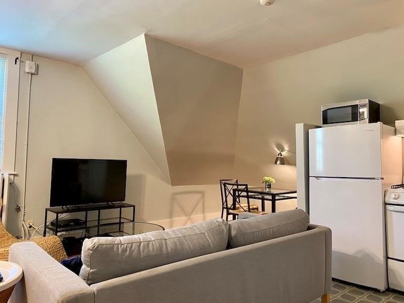 96 Rhode Island Ave Apt 6 - Photo 4 of 19