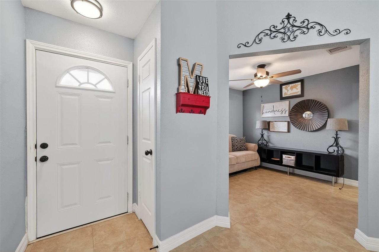 18530 Trail Bend Ln - Photo 6 of 36