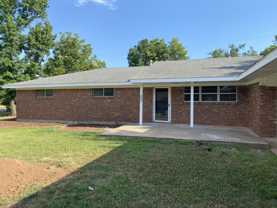 601 W Cheyenne Dr - Photo 1 of 1