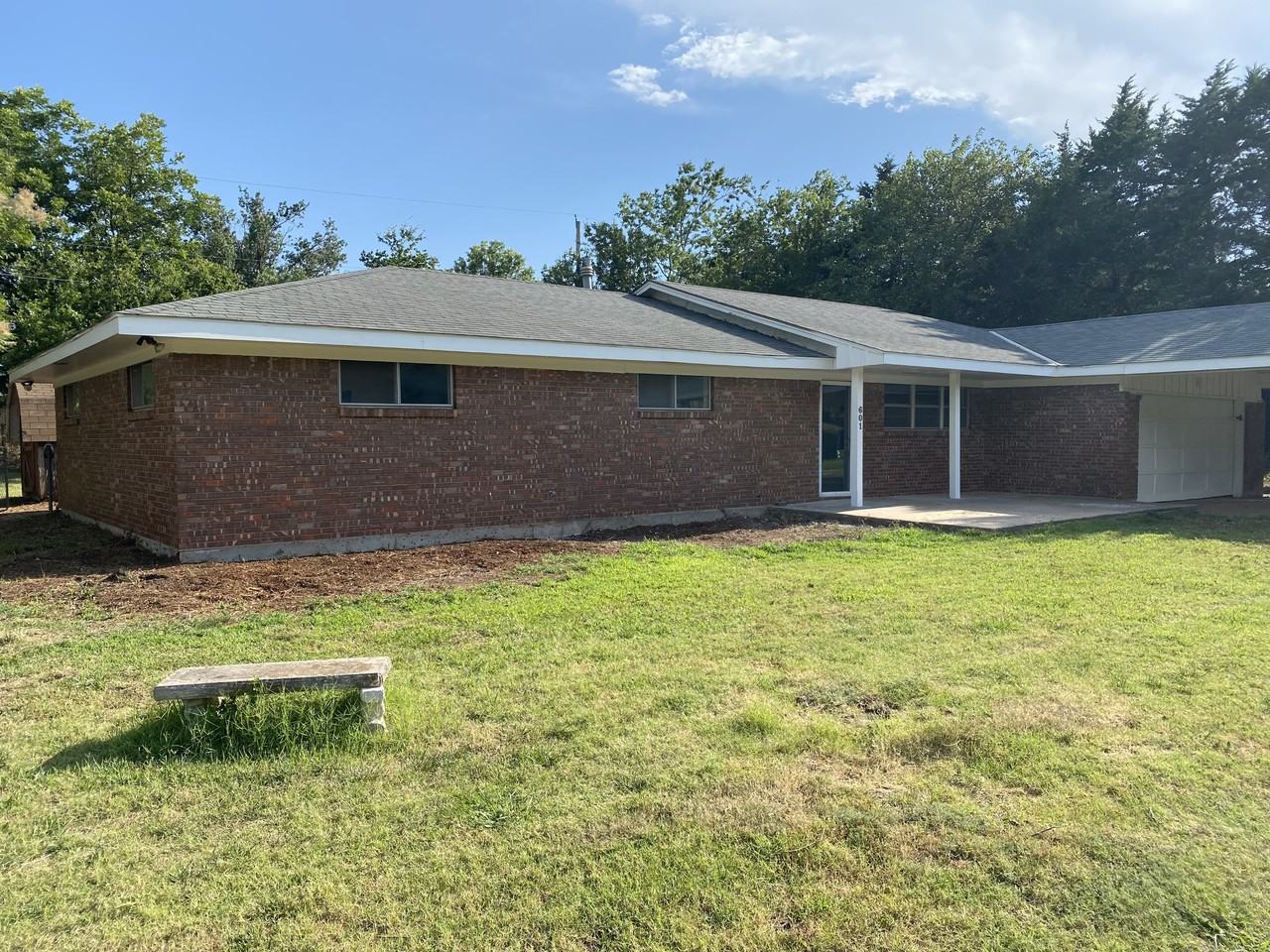 601 W Cheyenne Dr - Photo 2 of 10