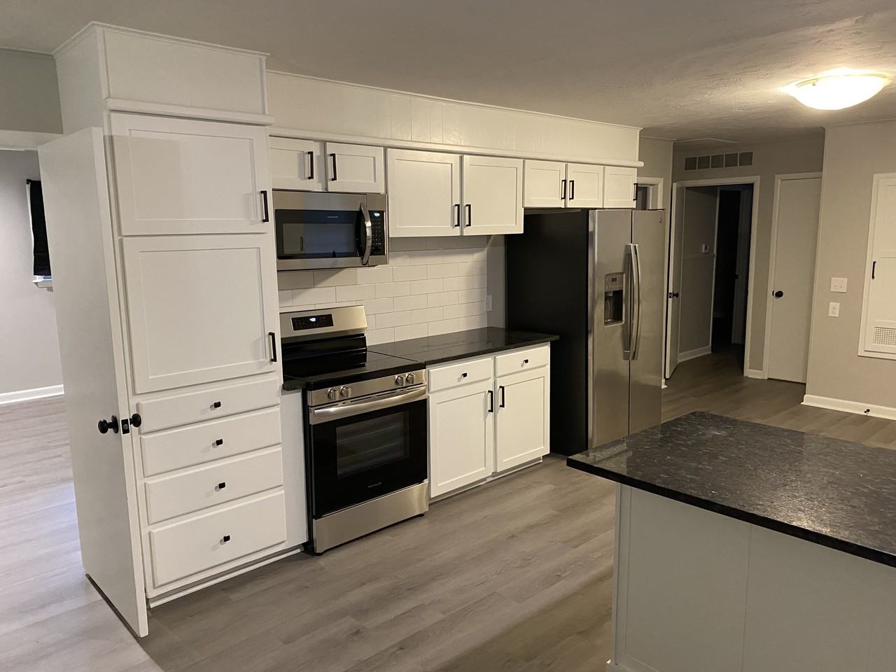 601 W Cheyenne Dr - Photo 7 of 10