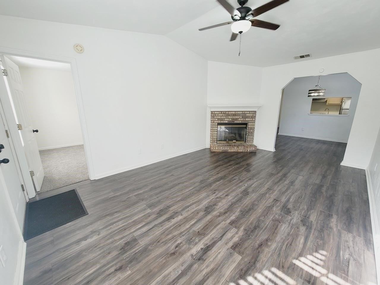 1158 Copper Creek Dr - Photo 3 of 34