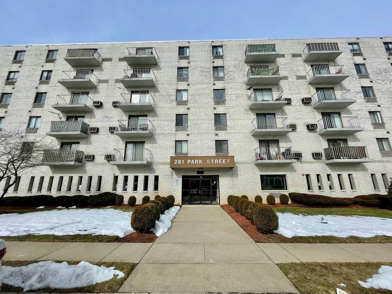 281 Park St - Photo 2 of 18