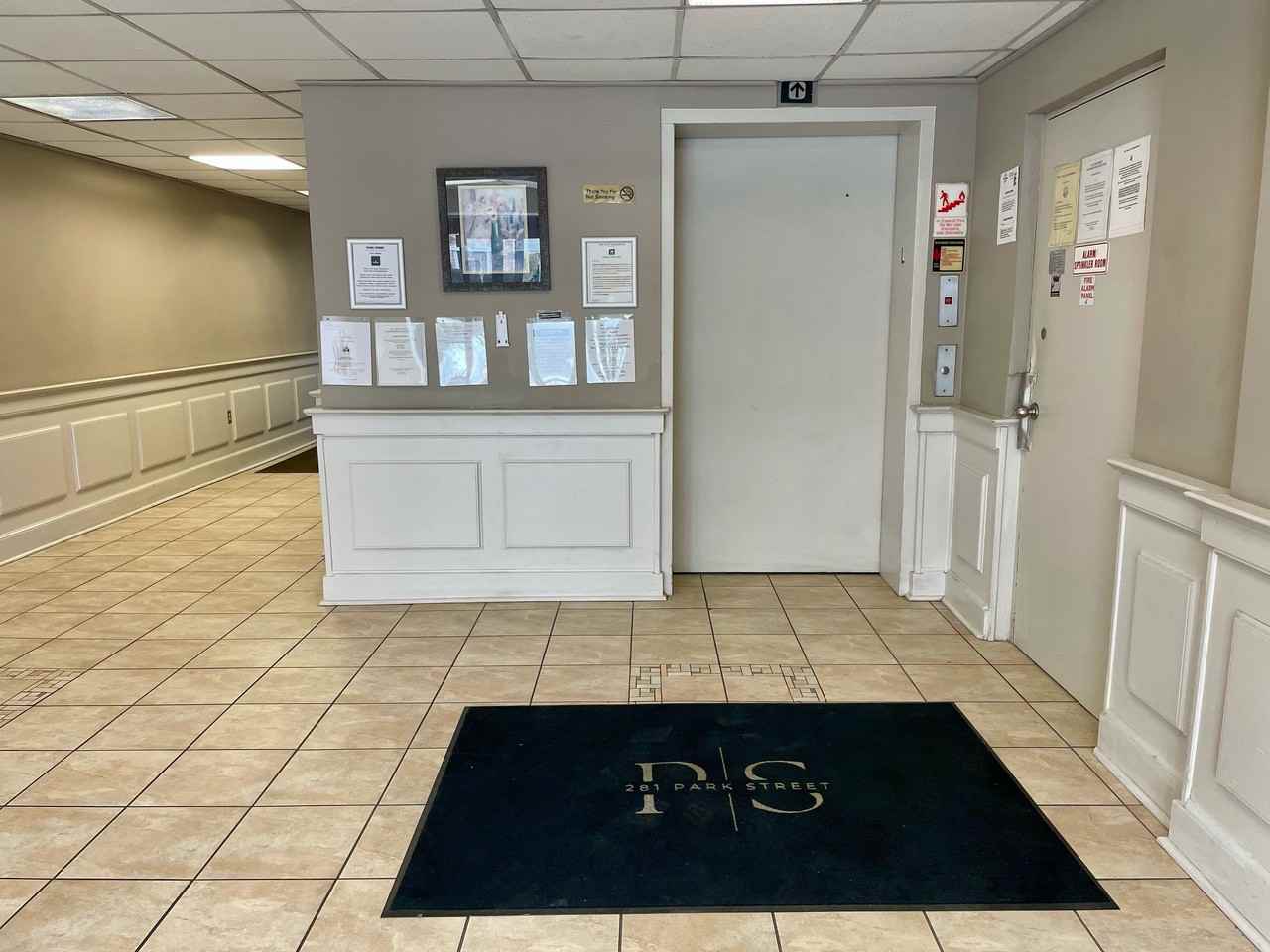 281 Park St - Photo 3 of 18