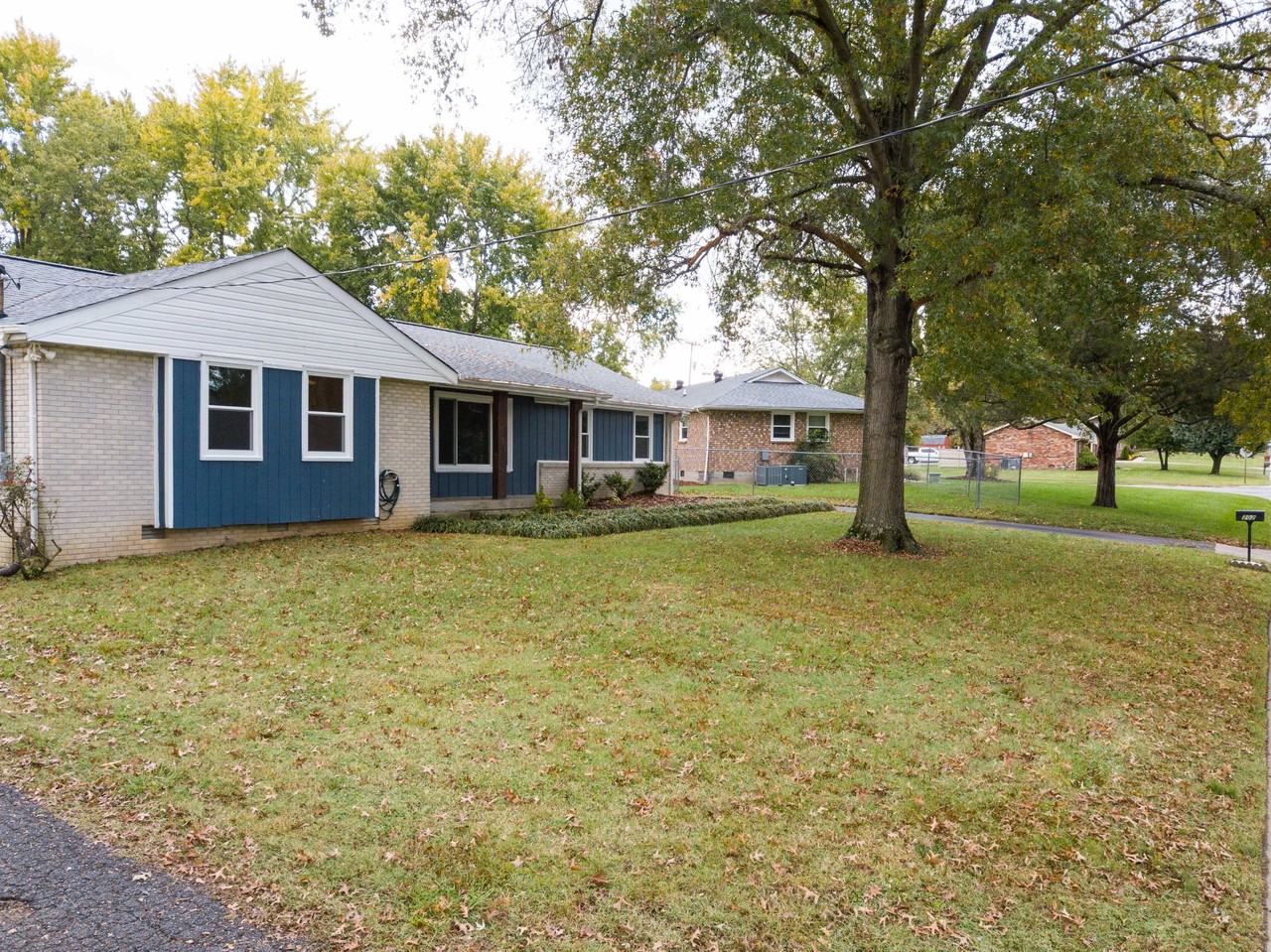 202 Raindrop Ln - Photo 4 of 50