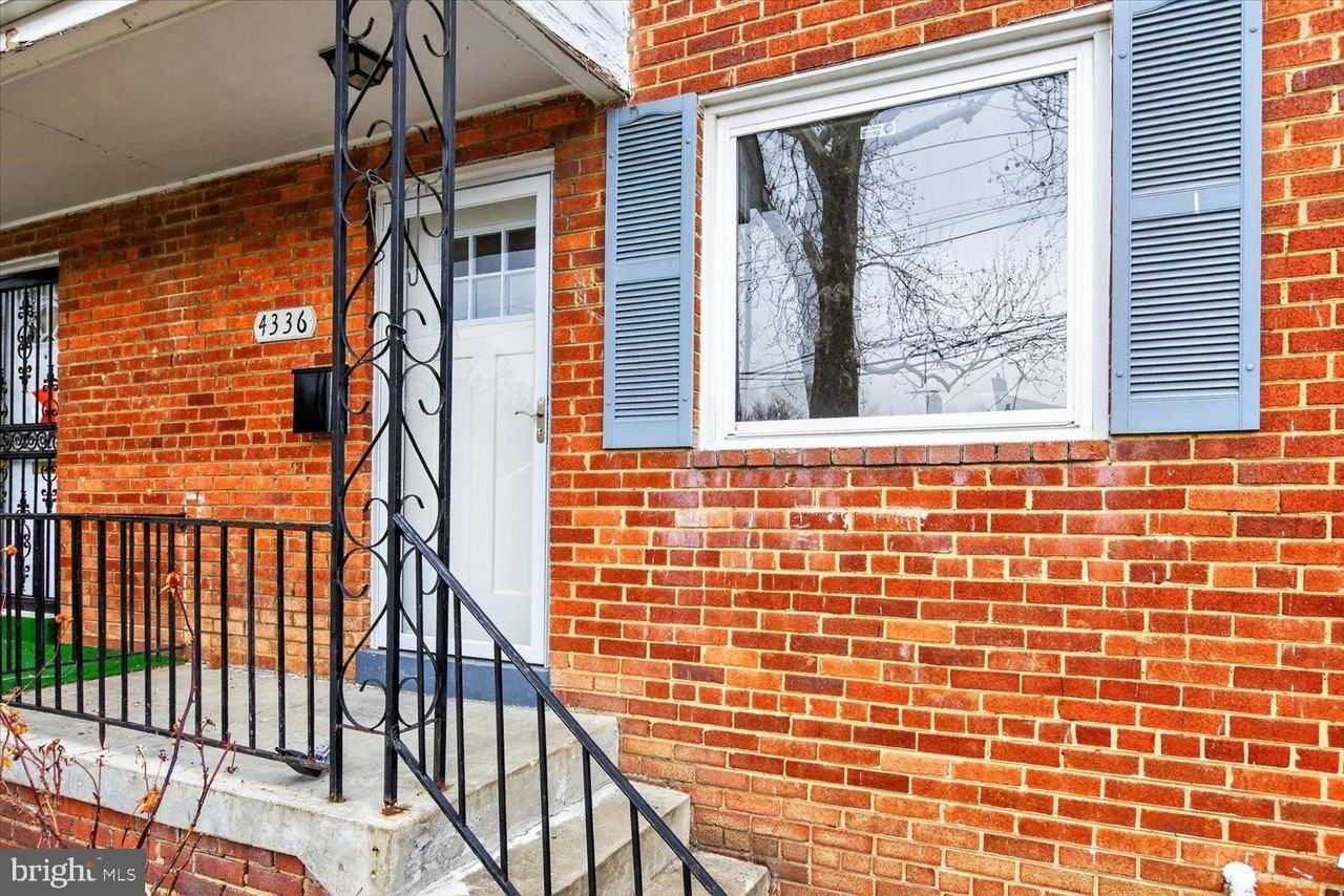 4336 Dubois Pl Se - Photo 3 of 31