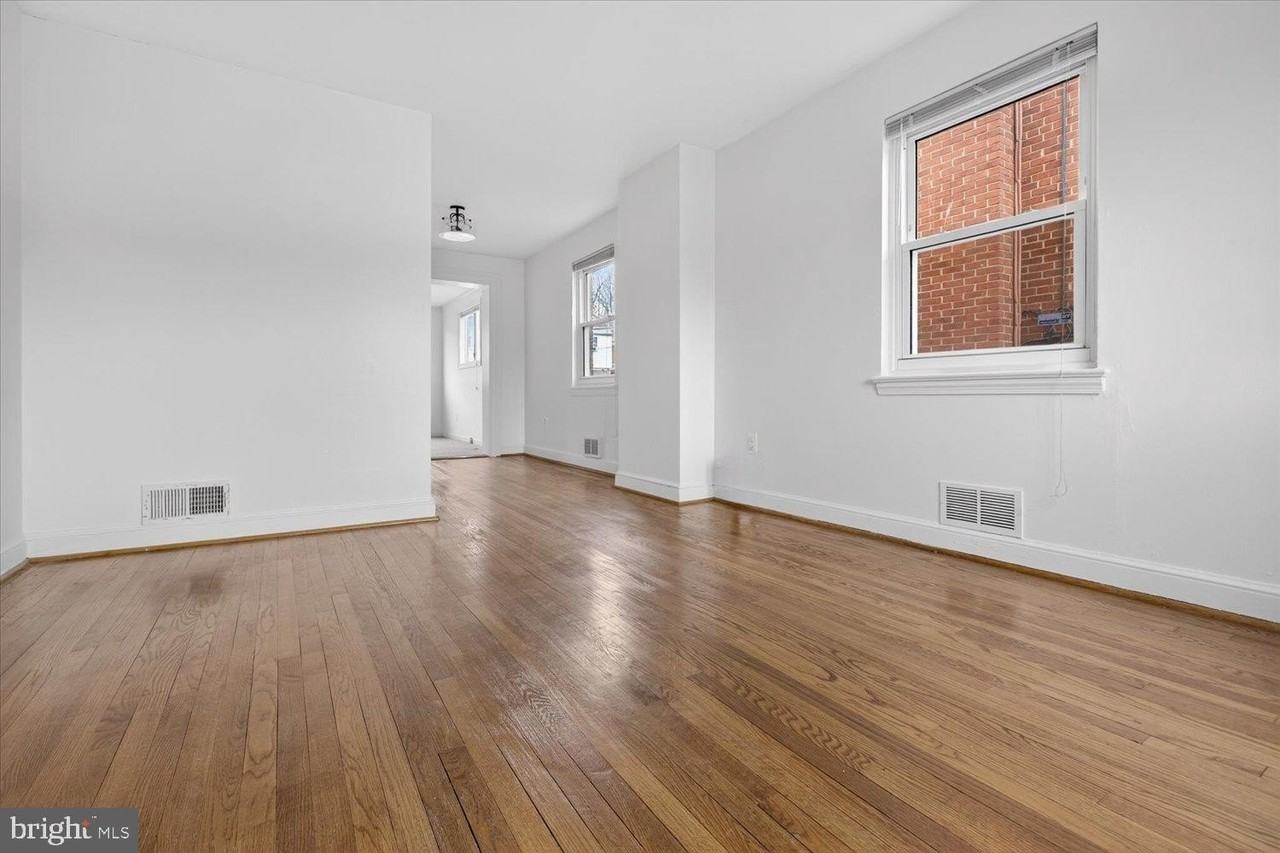 4336 Dubois Pl Se - Photo 4 of 31