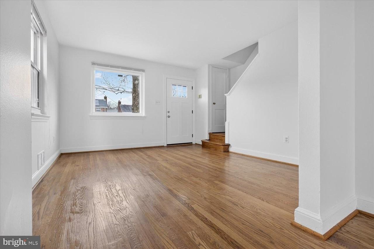 4336 Dubois Pl Se - Photo 6 of 31