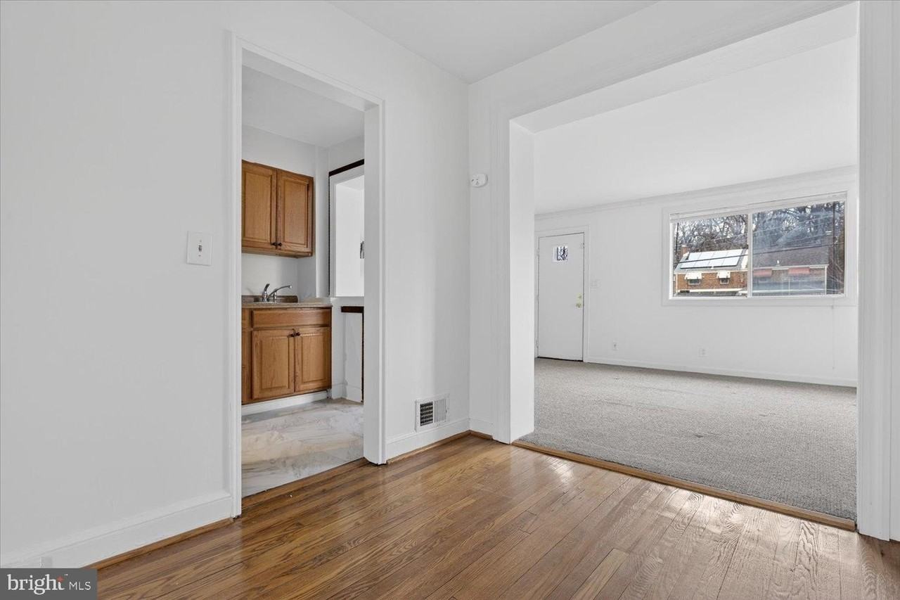 4336 Dubois Pl Se - Photo 7 of 31