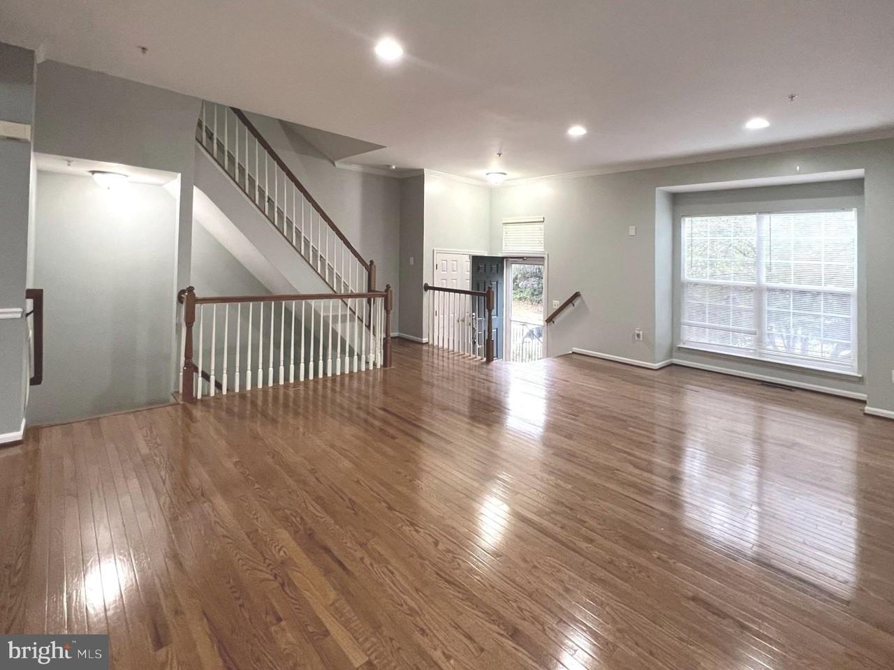 2610 Streamview Dr - Photo 3 of 23