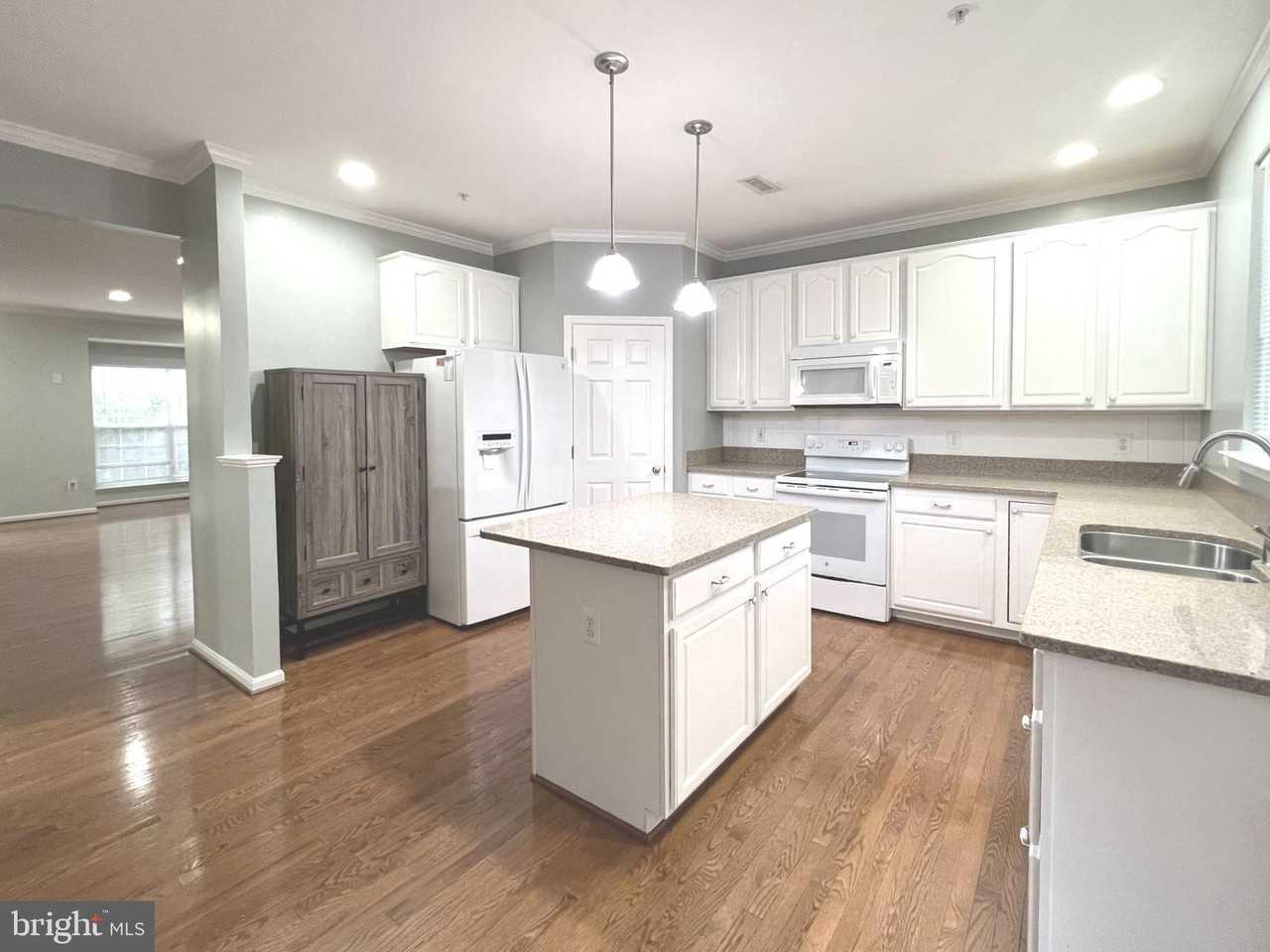 2610 Streamview Dr - Photo 6 of 23