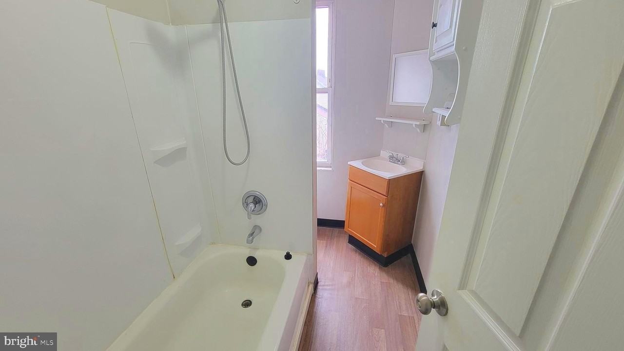 118 Independence St - Photo 2 of 11