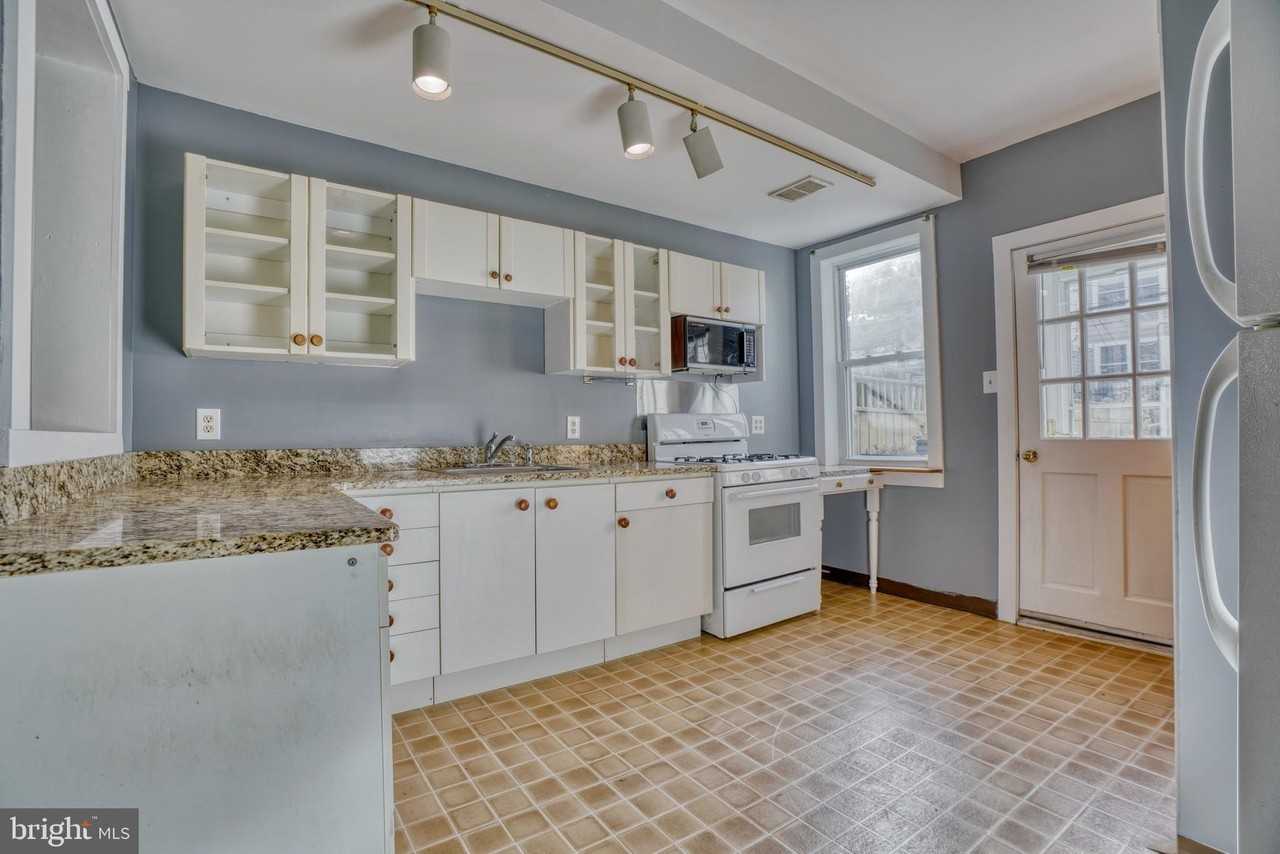 1718 Belt St - Photo 7 of 28