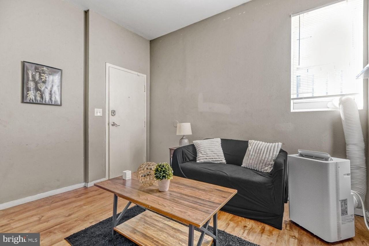 400 N Rose St Unit 1 - Photo 3 of 10