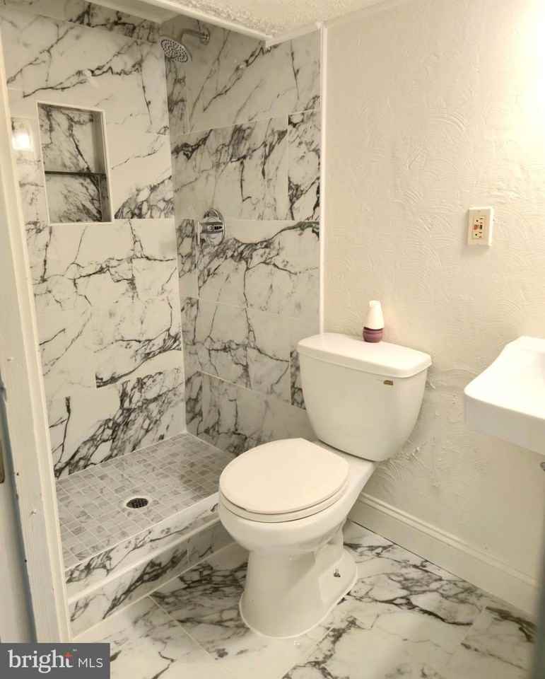 82 Ewing Dr Unit A - Photo 7 of 13