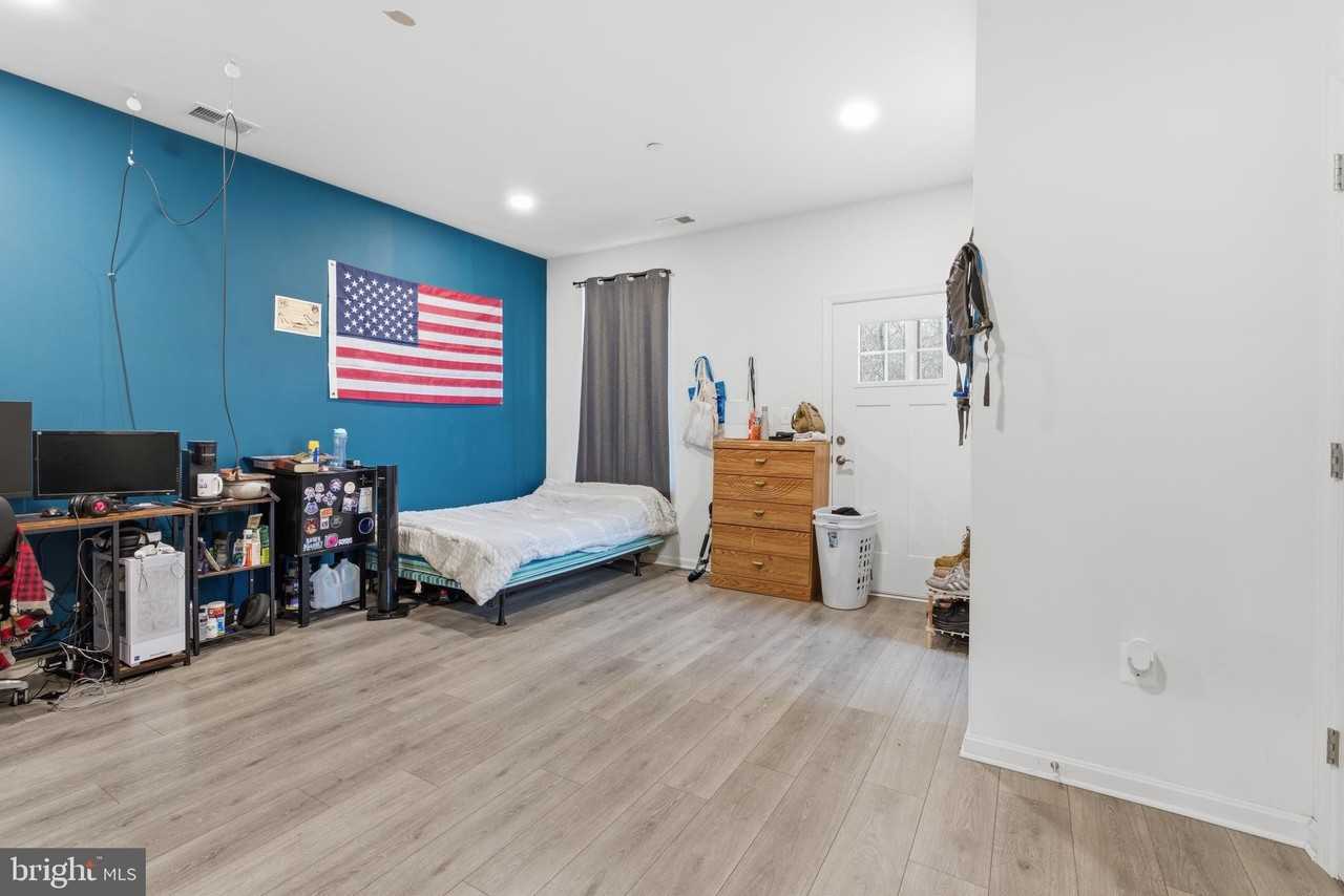 1501 Hudson View Rd - Photo 4 of 34